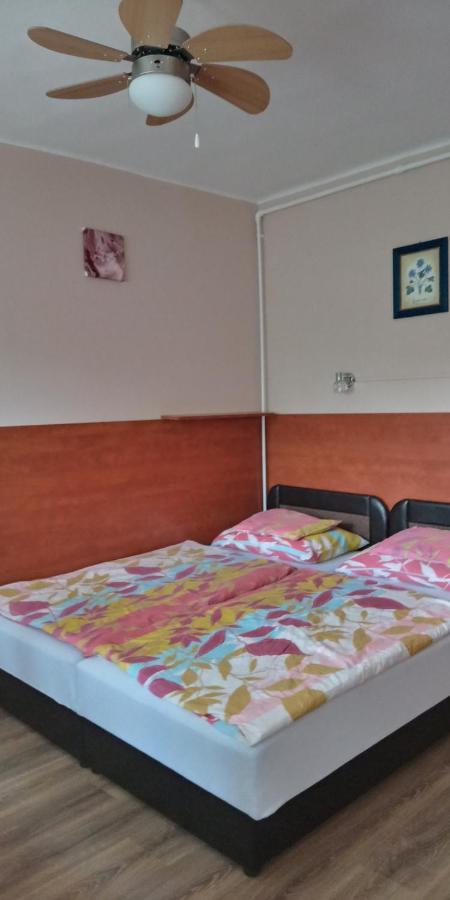 Liza Apartman Jula Exterior foto