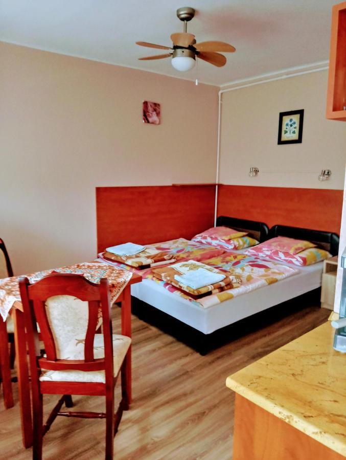 Liza Apartman Jula Exterior foto