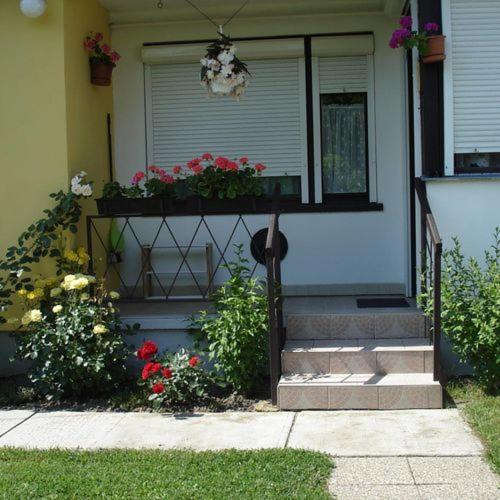 Liza Apartman Jula Exterior foto