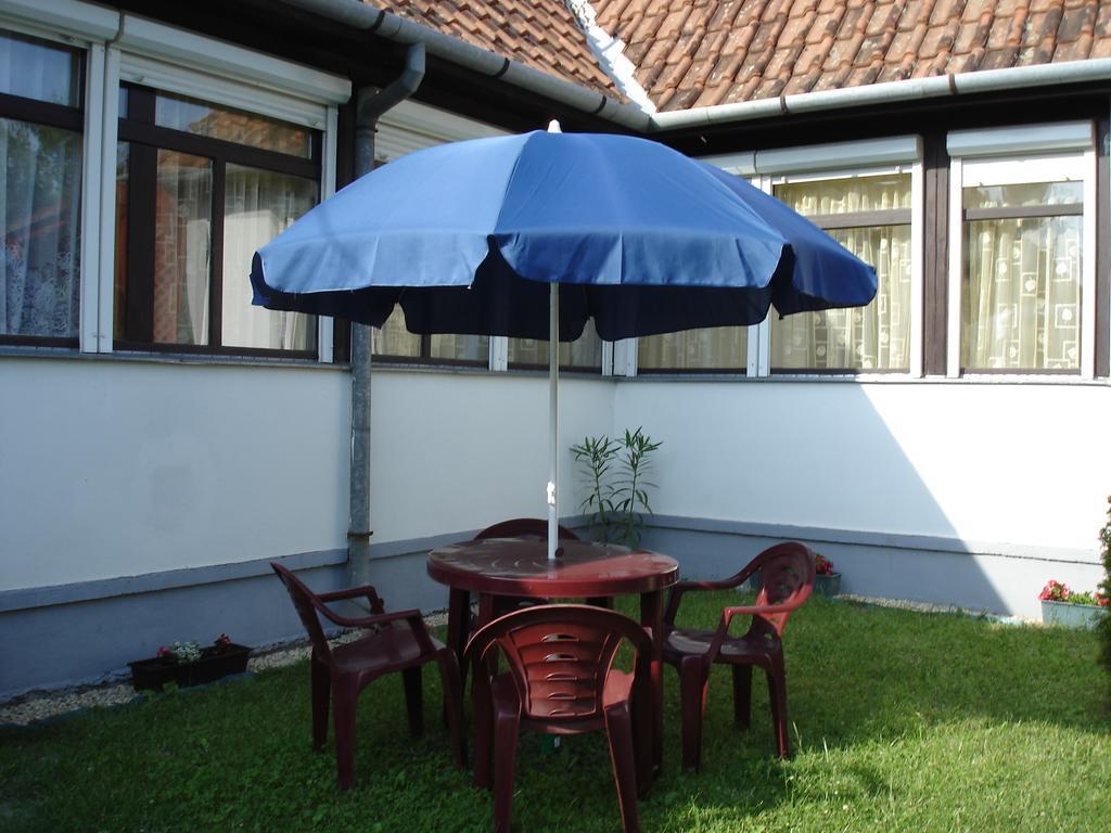 Liza Apartman Jula Cameră foto