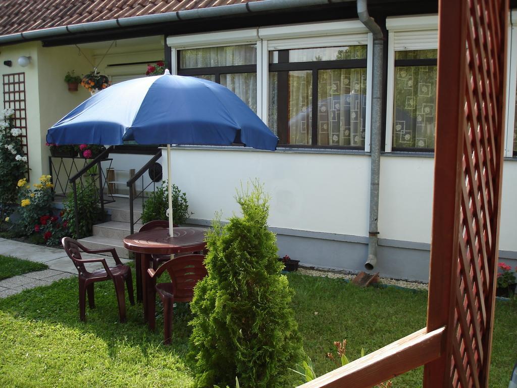 Liza Apartman Jula Cameră foto